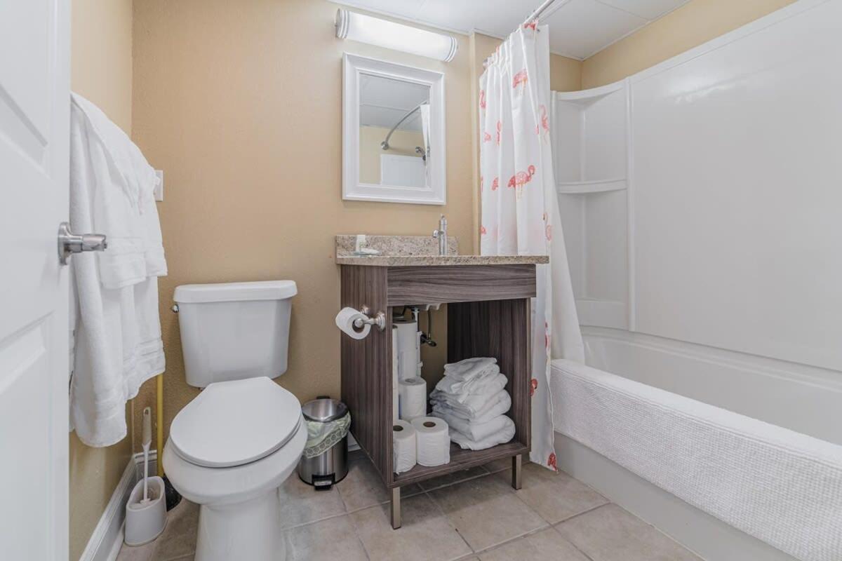 Ground Floor Ocean Front Studio - Caravelle Resort 124 Myrtle Beach Eksteriør bilde